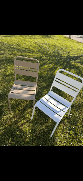 Rénovation chaises en RAL 1019 fine texture et Ral 9010 fibre texturée près de Brignais 69530